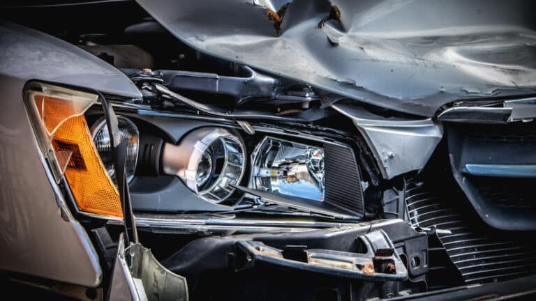 Массовая авария произошла на крупном проспекте в Алматы из-за сердечного приступа