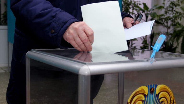 Минфин Казахстана сократил расходы на проведение референдума 