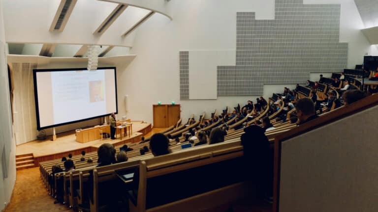 Студенты из Казахстана возглавили рейтинг иностранцев в вузах России