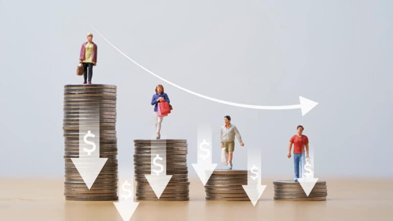 Казахстанцы стали реже брать кредиты: финансисты заметили необычную тенденцию