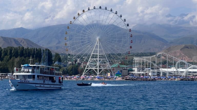 Скандальный экс-мэр Бишкека вложит миллиарды в казахстанский объект на Иссык-Куле