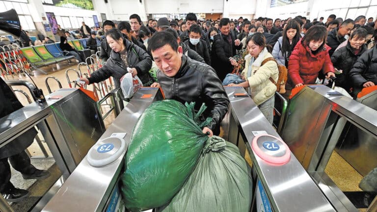 В Китае началась крупнейшая миграция людей в мире