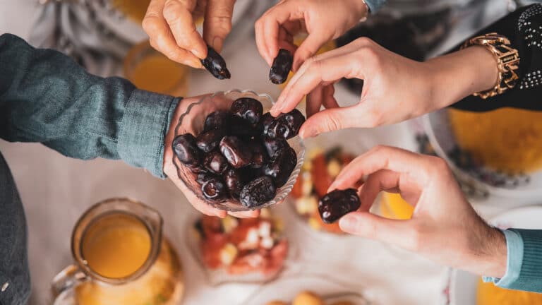 Сколько стоит ауызашар в Алматы и Астане в 2026 году