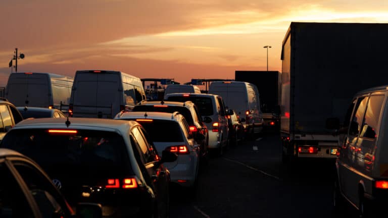 В России объяснили причину пробок на границе с Казахстаном мерами безопасности