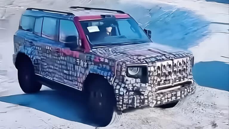 Hongqi готовит первый внедорожник с четырьмя электромоторами – замечен прототип