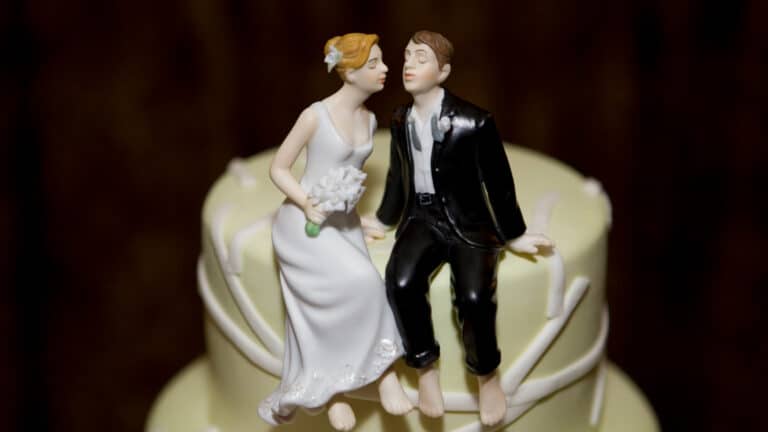 Жених из Беларуси сбежал со свидетелем на следующий день после свадьбы