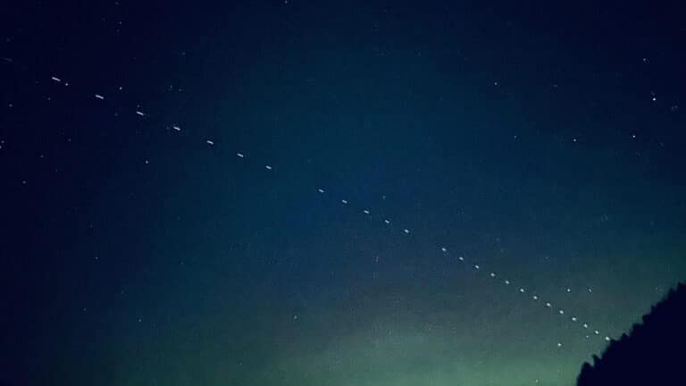 Ученые объяснили загадочные огни над Алматы