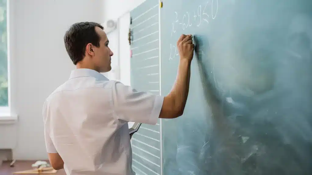 Учителям в СКО не выплатили 22 млн тенге за командировки: вмешалась прокуратура