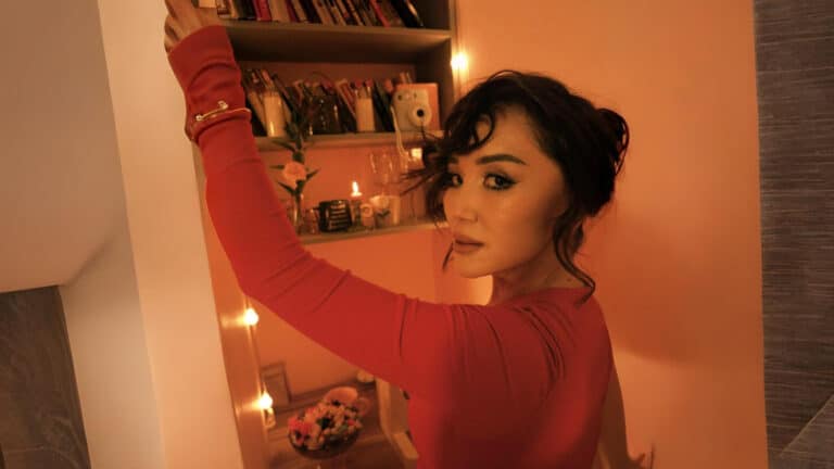 Журналист Ляйля Султанкызы удивила подписчиков новым стилем