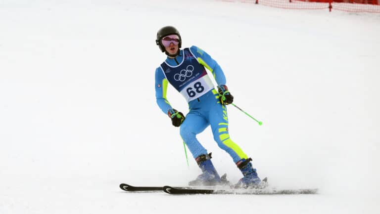 Казахстанец Хохлов занял 51-е место в слаломе-гиганте на Олимпиаде-2026