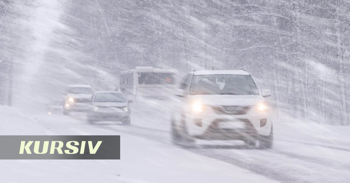 Какие дороги закрыли в Казахстане из-за метели