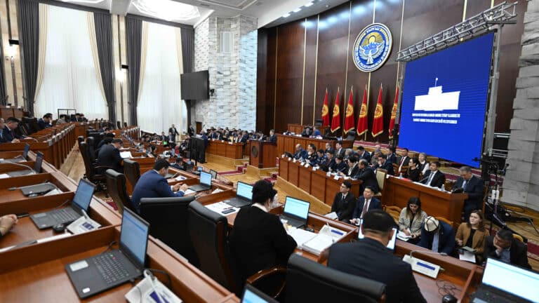 Казахстанский политолог рассказал, к чему ведут изменения во власти Кыргызстана