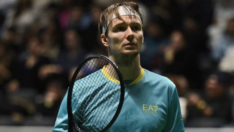 Бублик остался 10-м в рейтинге и в Роттердаме сыграет в двух разрядах