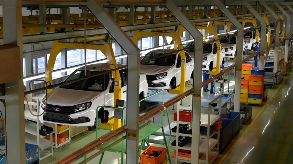 Инвесторы интересуются покупкой автозавода беглого миллионера Балушкина/«Азия Авто», бильд-редактор: Адэлина Мамедова