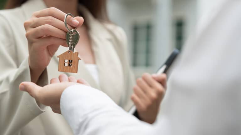 Теневой рынок риелторских услуг Казахстана оценили в 22 млрд тенге