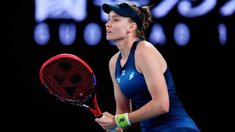 Рыбакина обыграла в Катаре олимпийскую чемпионку Парижа
