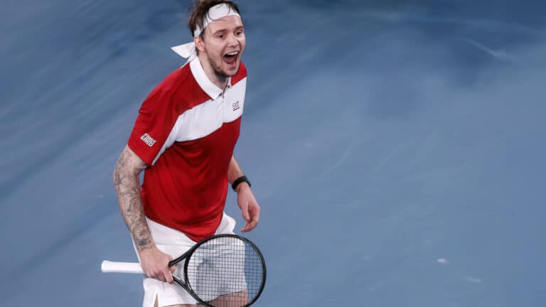 Бублик остался 10-м в рейтинге АТP и прилетел в Астану на матч сборной