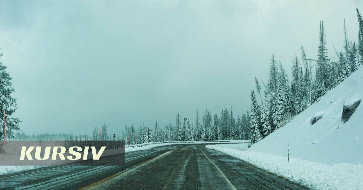 В двух областях Казахстана ограничили движение на трассах из-за непогоды