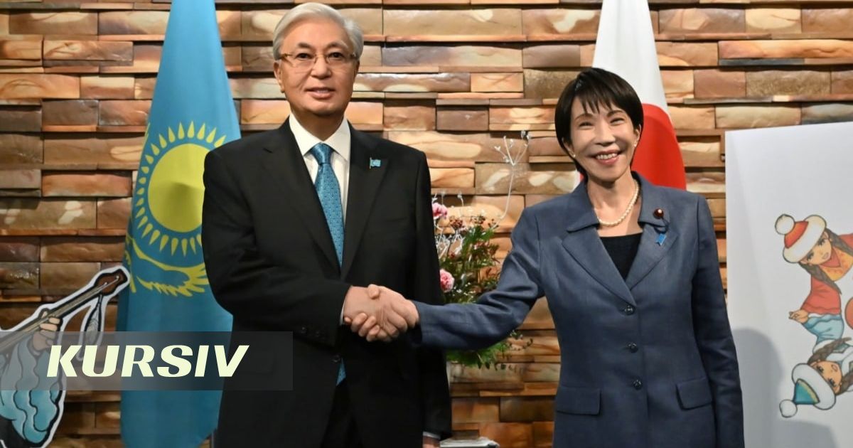 Токаев поздравил премьера Японии с победой партии на выборах