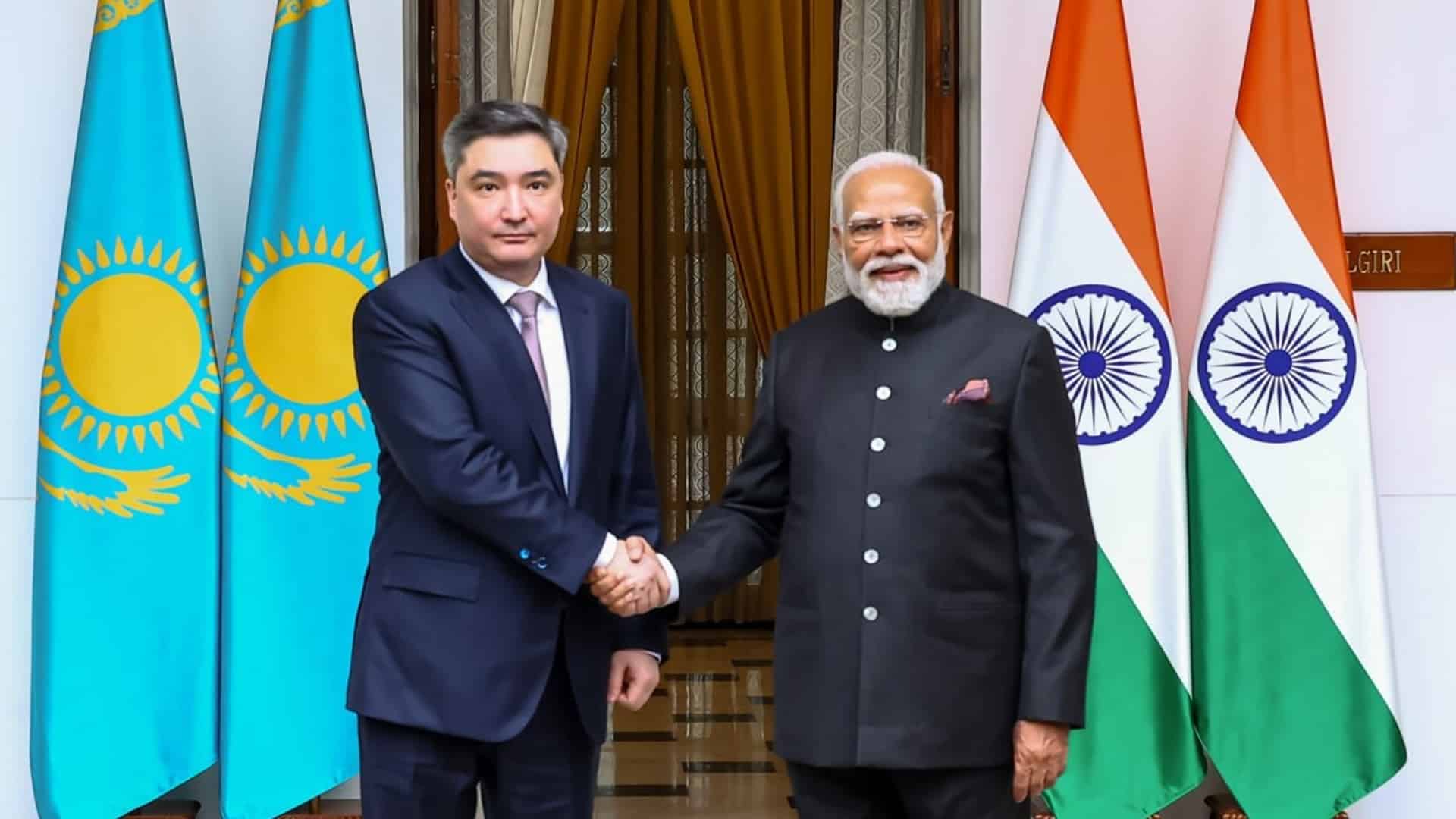 премьер-министр Олжас Бектенов пен Үндістан премьер-министрі Моди