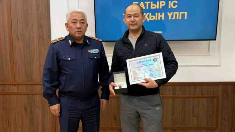 Таразда жасөспірімді нашақорлардан құтқарған тұрғын марапатталды