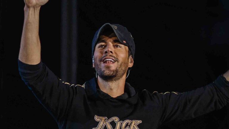 Әлемге әйгілі әнші Энрике Иглесиас Қазақстанға келеді