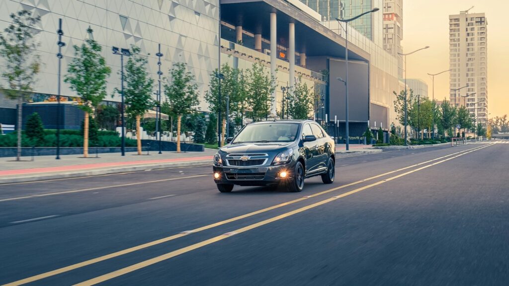 Chevrolet Cobalt тағы да кроссоверлерді артта қалдырды