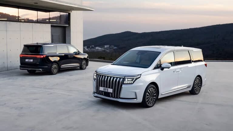 Минивэны JAC RF8 начнут выпускать в Казахстане