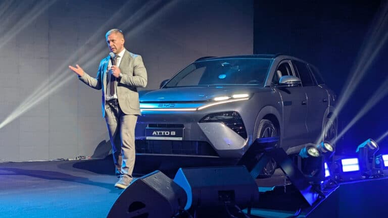 BYD раскрыл цены на Atto 8 и Seal 6 для Казахстана