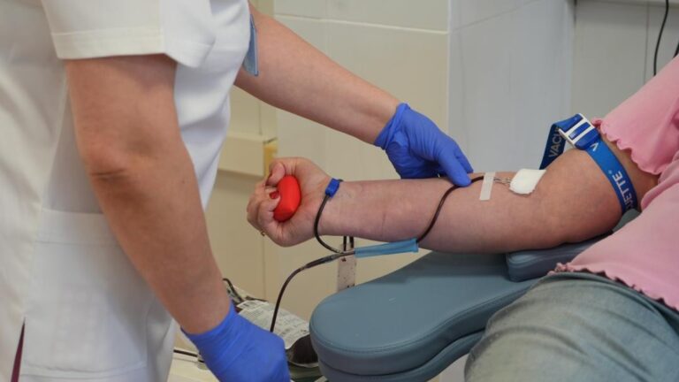 Алматыда бір күнде 60 донор қан тапсырды