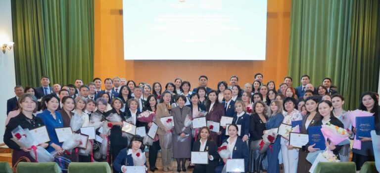 Үйсіз жүрген 14 жас ғалымға пәтер берілді