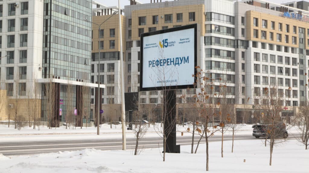 Астана мен Алматы тұрғындары тіркелген сайлау учаскесін онлайн тексере алады