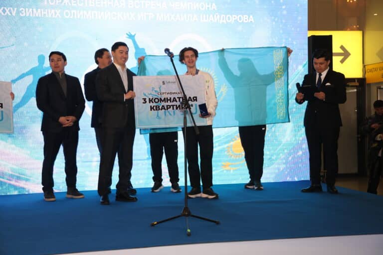 Еще одну квартиру подарили чемпиону Михаилу Шайдорову