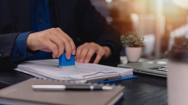 Госслужащих будут премировать чаще: появились новые правила