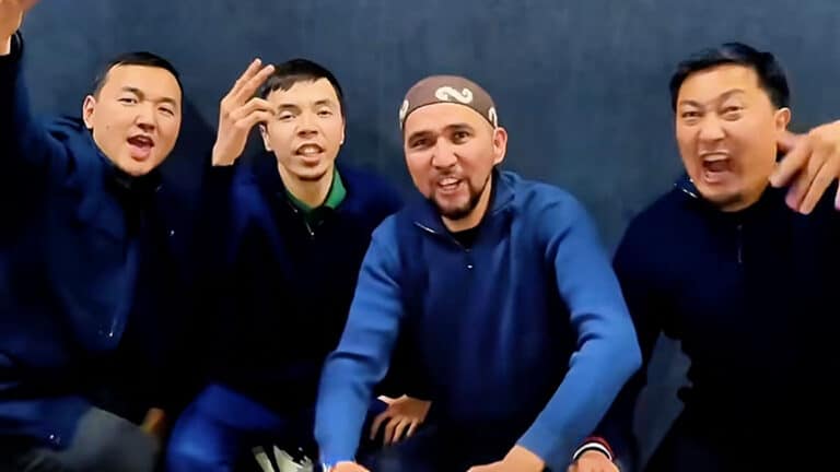 «Стиль таза түзу жолда»: ЖанСырымдардан құралған жаңа квартет желіні жарды