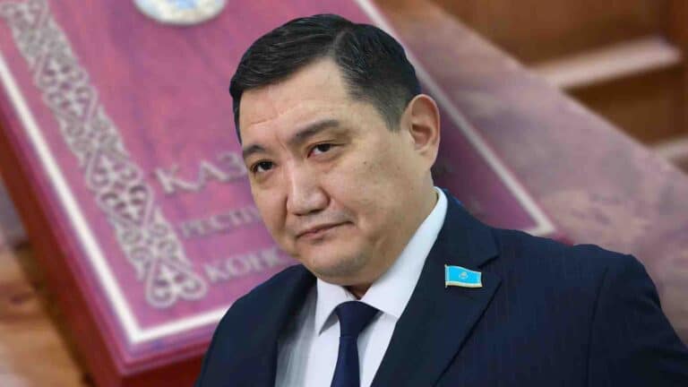 Жер шетелдіктерге сатылмайды – Базарбек жаңа Конституция жобасы жайлы пікірін айтты