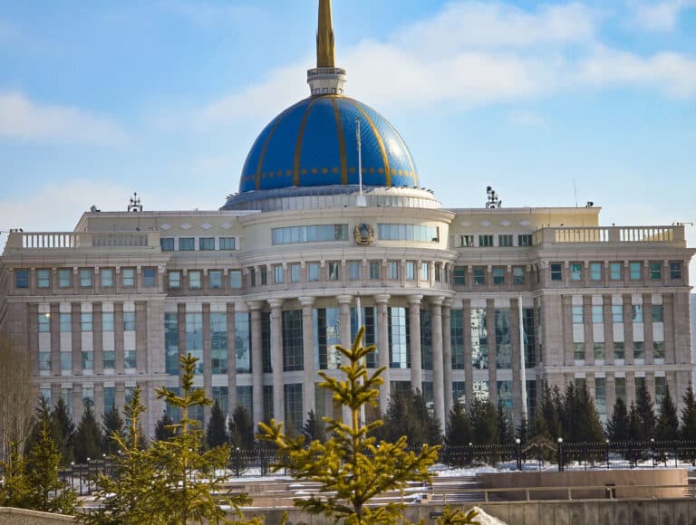 Тоқаев Пәкістан президентіне көңіл айтты