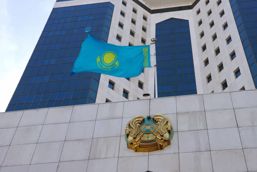 Президент сұхбатын ықылас қойып оқымаған шенеуніктерге кеңес берді