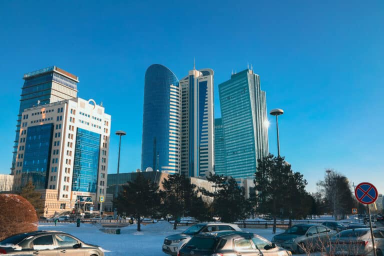 «Мақтаныш емес»: депутат Астанада ең үлкен шіркеуді салуға қарсы шықты