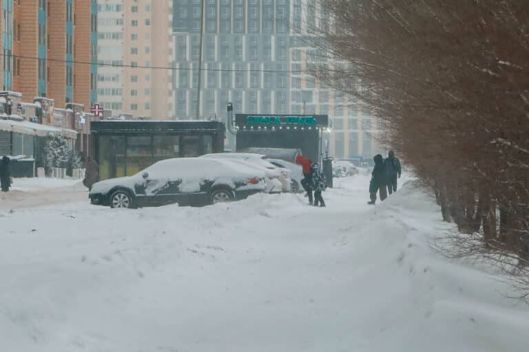 Ауа райына байланысты Астана әуежайында ұшақтар кешігіп жатыр