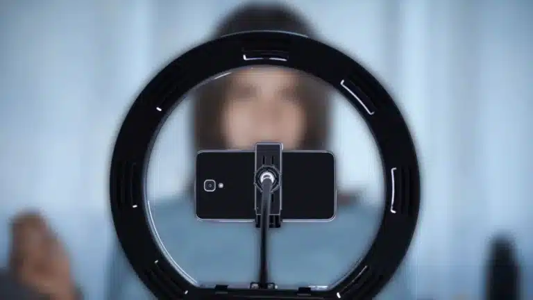 Қазақстанда онлайн-курс сататын блогерлерден енді диплом талап етіледі