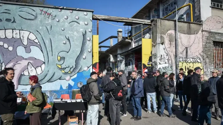 Италияда көтеріліс болып, 100 шақты полицей зардап шекті