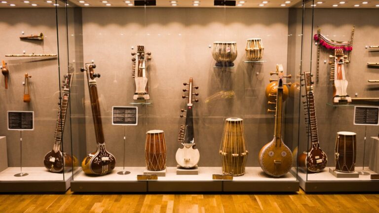 Алматыда Димаш Құдайбергеннің жеке аспаптар коллекциясына арналған көрме өтеді