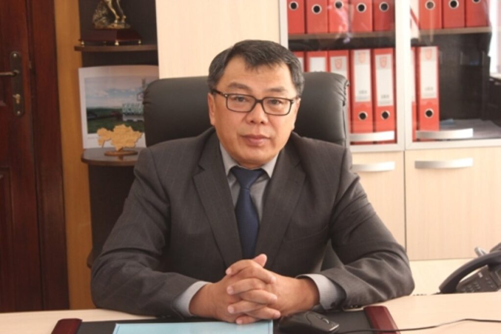 Абай облысында прокурорлар экс-әкімді «Құрметті азамат» атағынан айырды