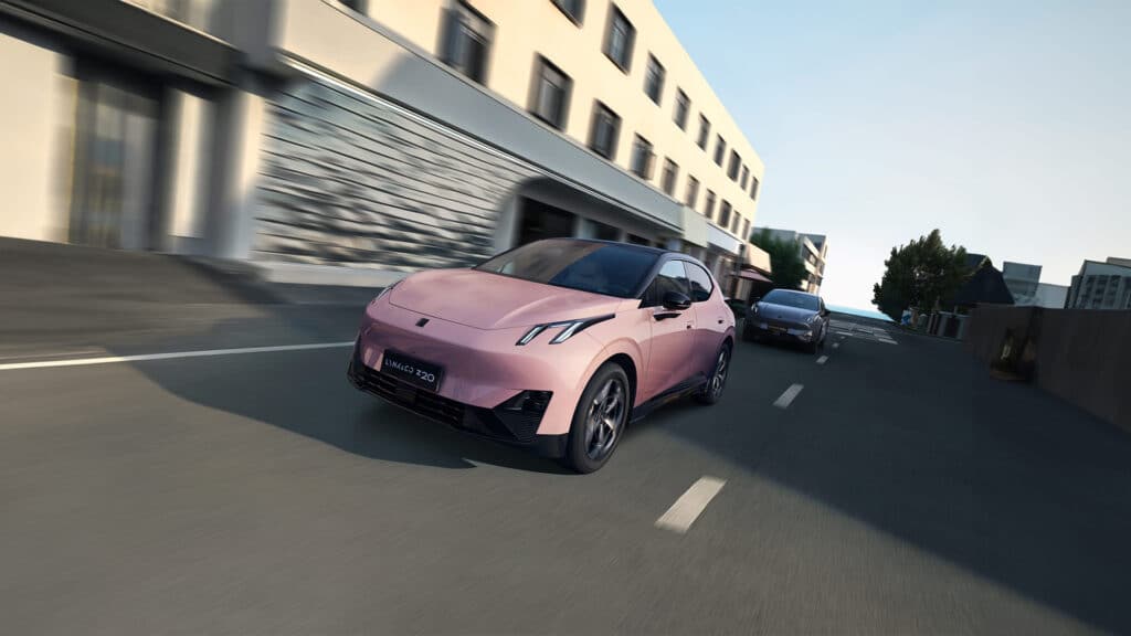 Lynk & Co Z20 попал в ДТП из-за ошибки голосового управления фарами