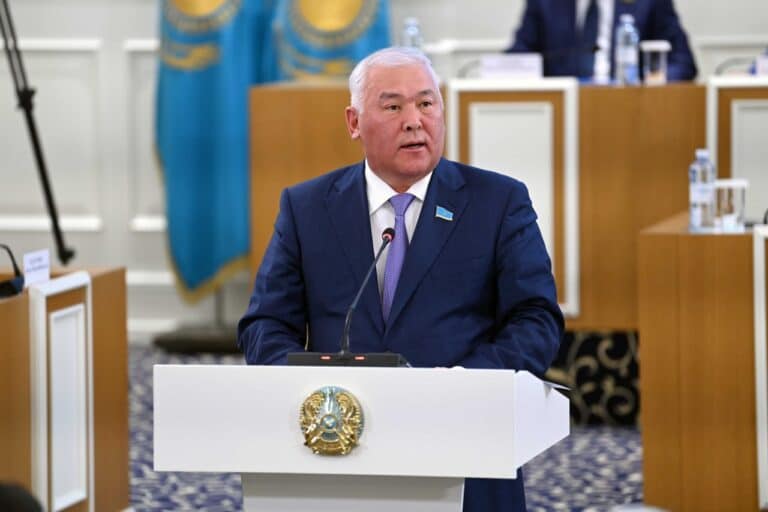 Депутат халық Ата заң жобасын 99% қолдап отыр деп санайды