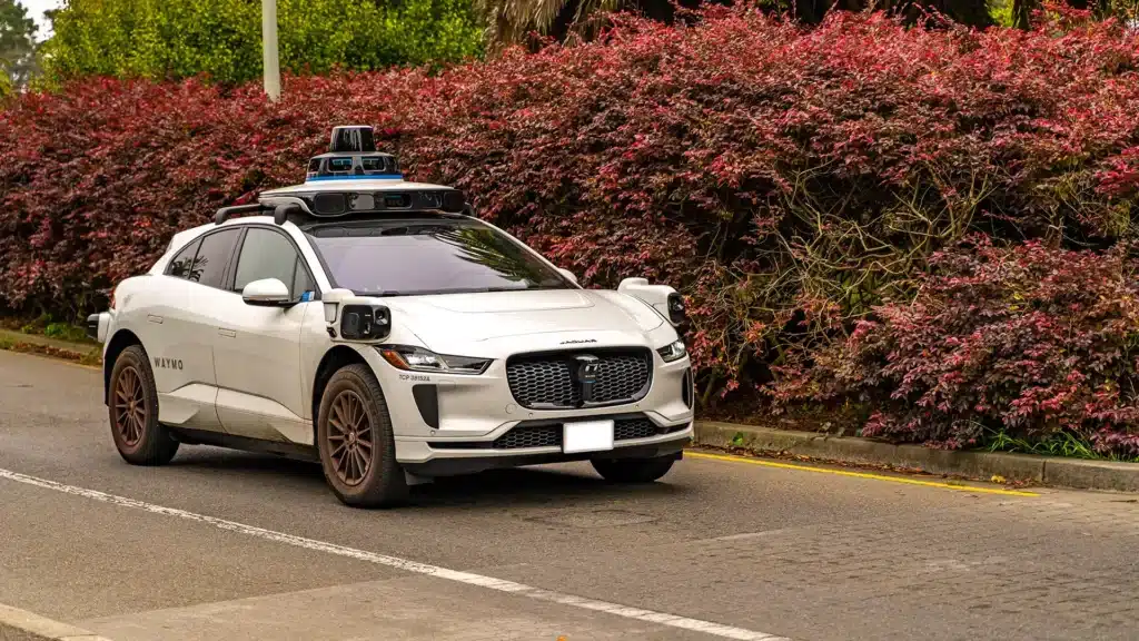 Таяуда Алматы мен Астанада робот таксилер сынақтан өтеді