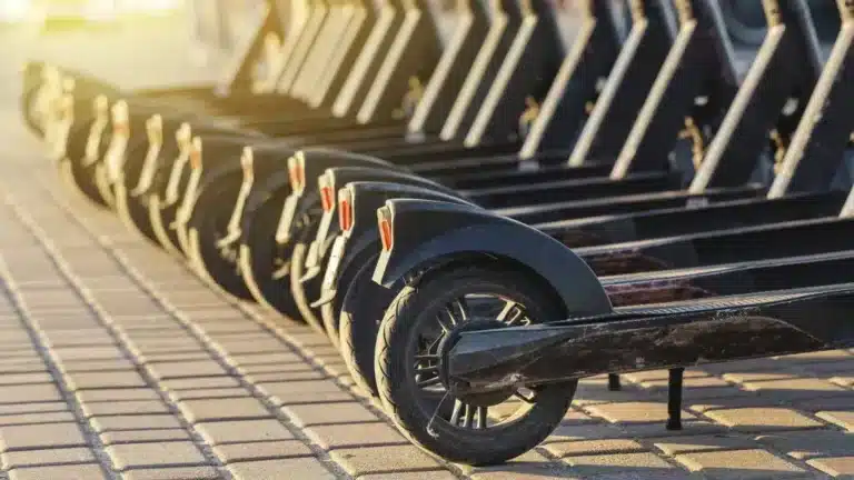 Алматыда электр самокаттары қанша адамды қағып кетті