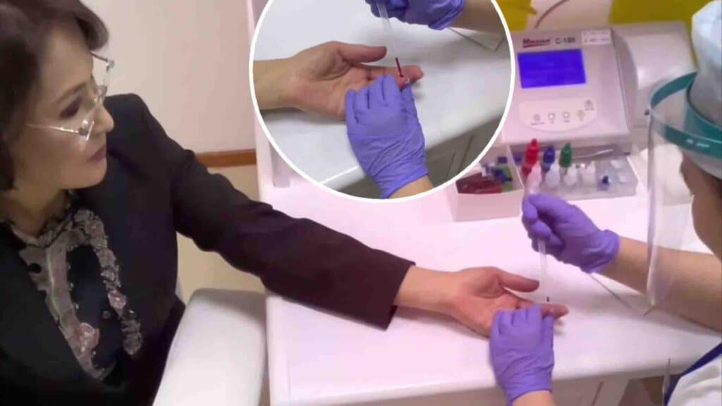 Министр Әлназарова донор болып, ақпанды қан тапсыру айы деп жариялады