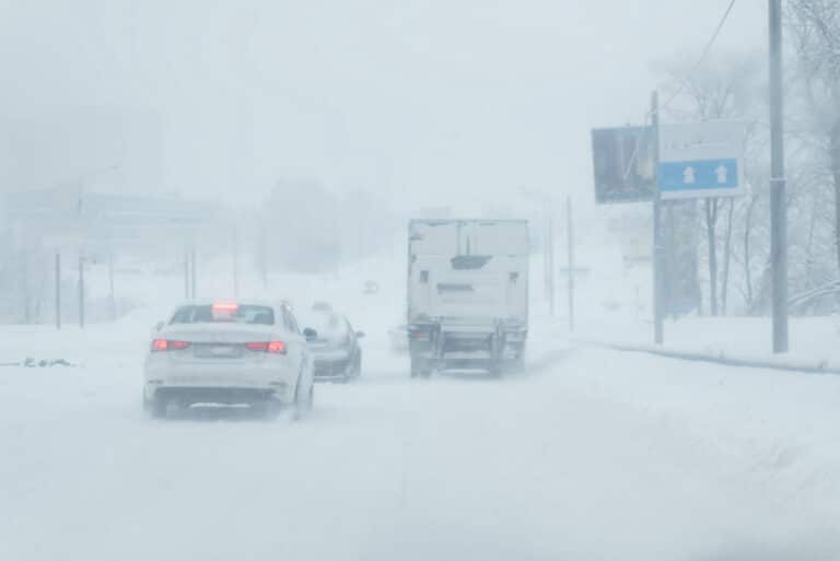 «Ауа сапасы орташа»: әкімдік Өскемен тұрғындарының шағымына жауап берді